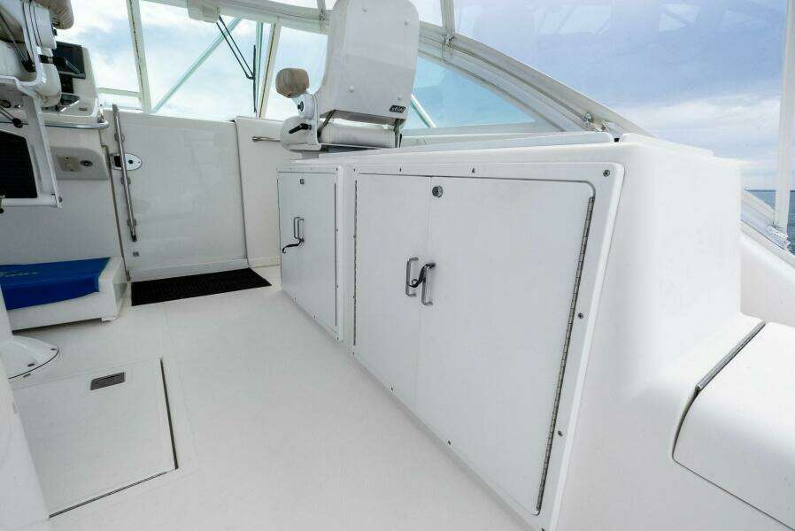 2004 Cabo 40 Hardtop Express