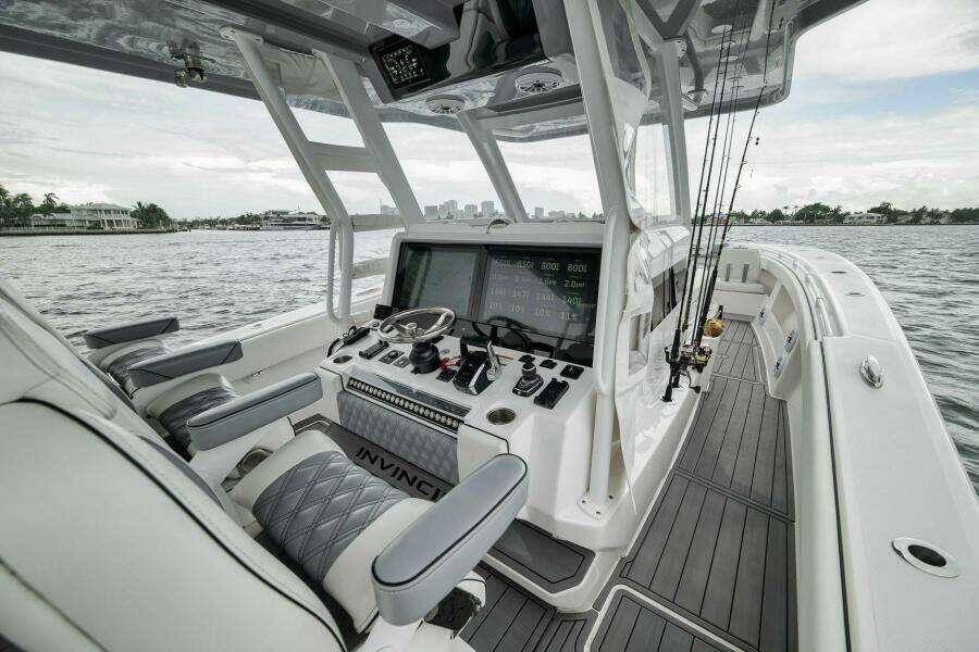 2024 Invincible 43 Open