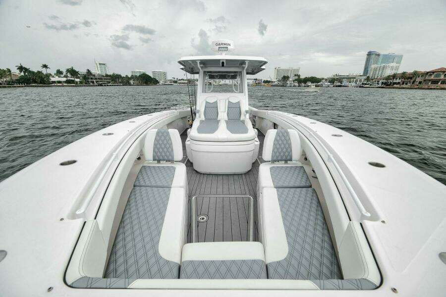 2024 Invincible 43 Open