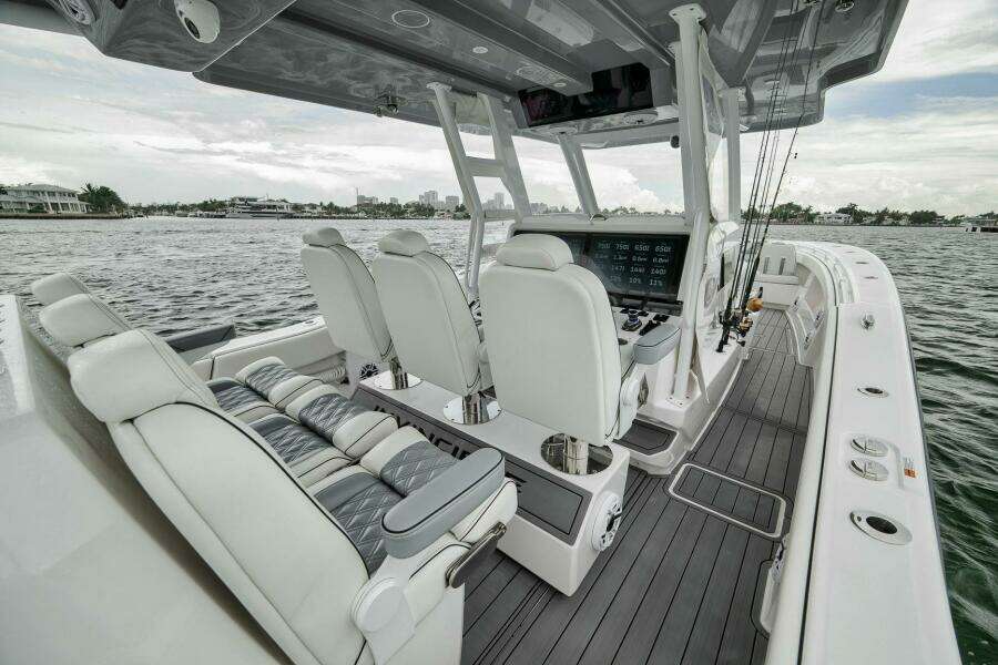 2024 Invincible 43 Open