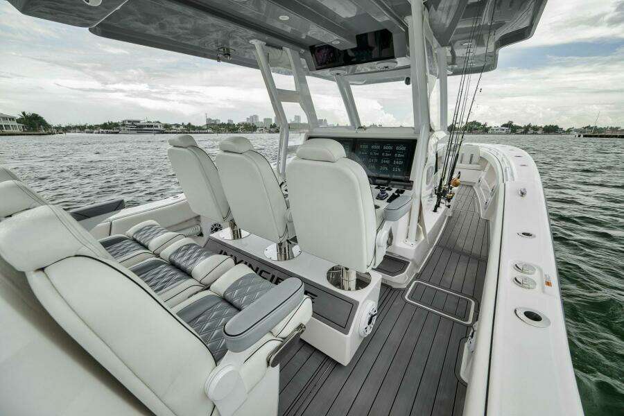 2024 Invincible 43 Open