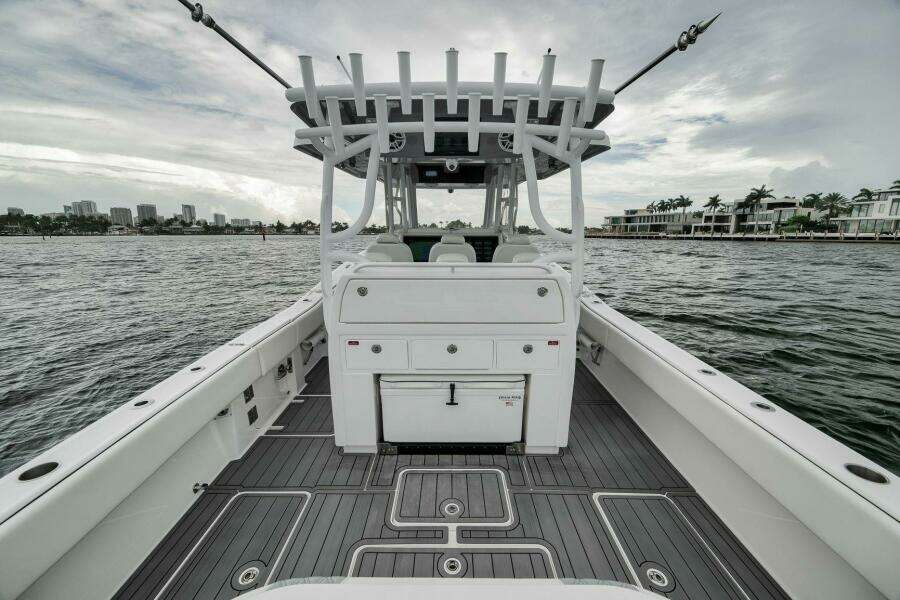 2024 Invincible 43 Open