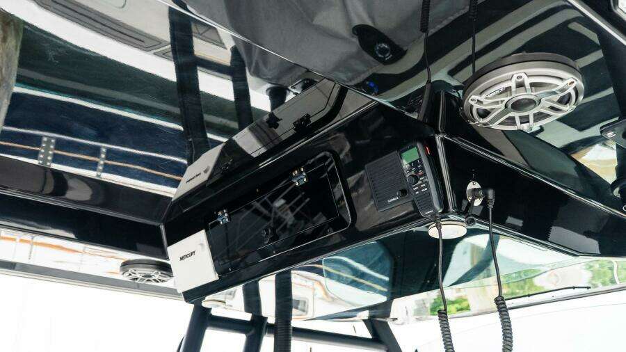 2021 Wellcraft 402 Fisherman