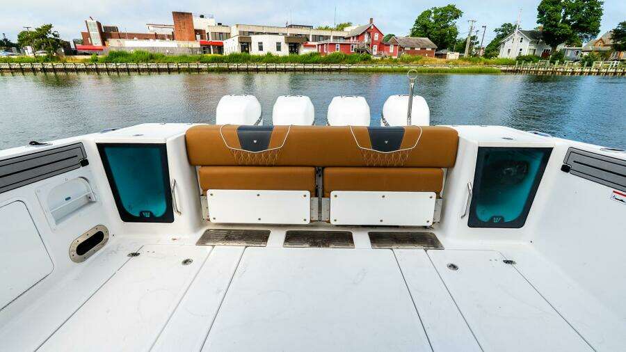 2021 Wellcraft 402 Fisherman