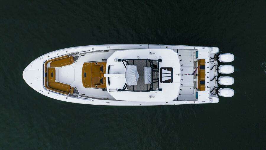 2021 Wellcraft 402 Fisherman