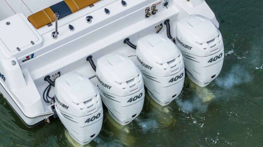 2021 Wellcraft 402 Fisherman