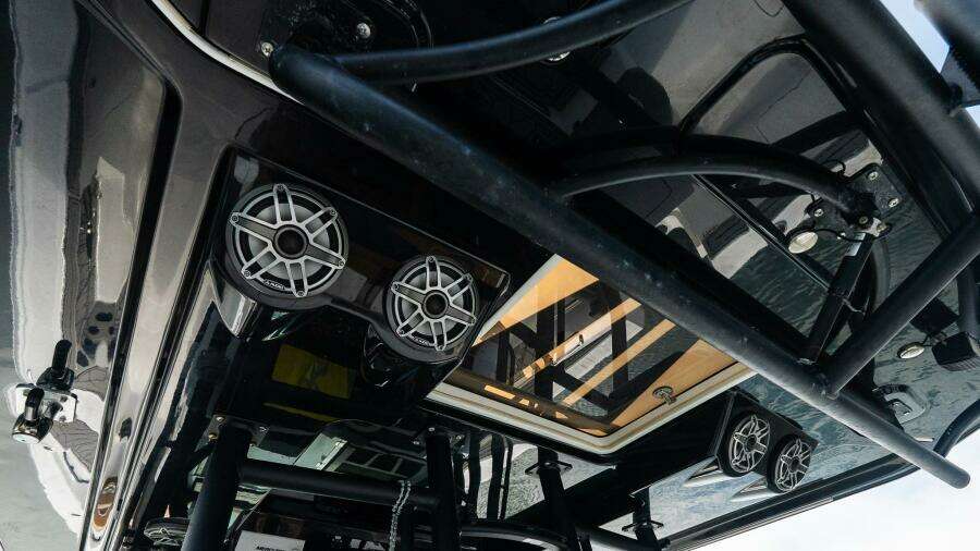 2021 Wellcraft 402 Fisherman