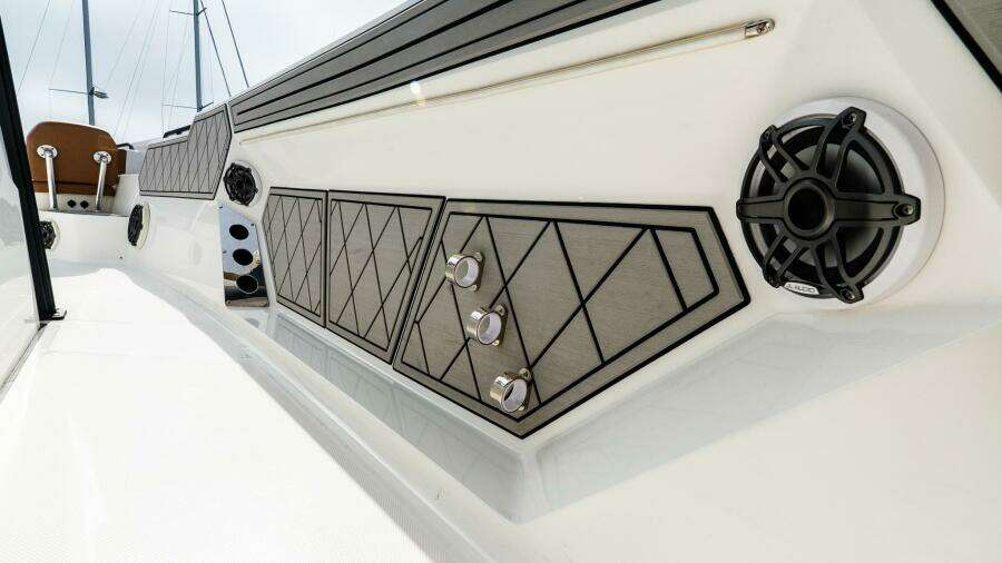 2021 Wellcraft 402 Fisherman