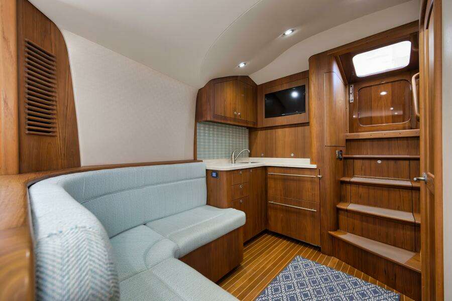 2019 Winter Custom Yachts 46 Walkaround