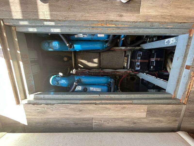 1990 Silverton 34 Convertible