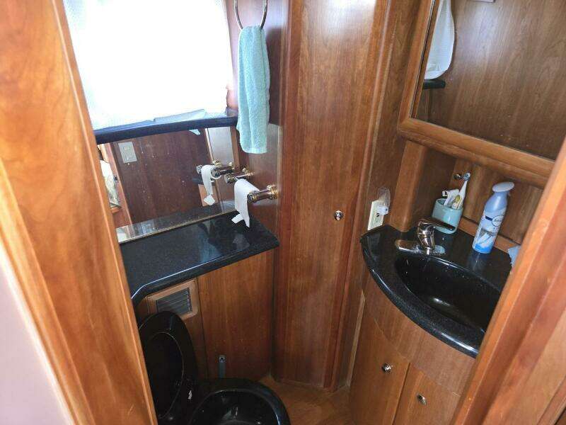 2003 Silverton 392 Aft Cabin Motor Yacht
