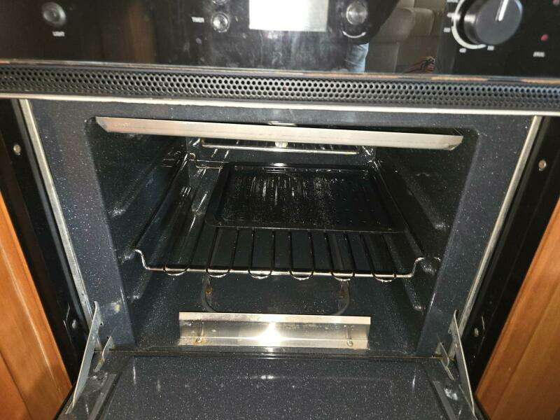 2003 Silverton 392 Aft Cabin Motor Yacht