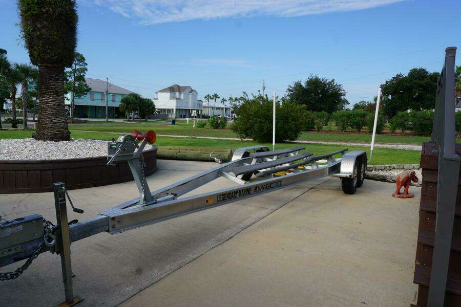 2022 25 Everglades 253cc Trailer (2)