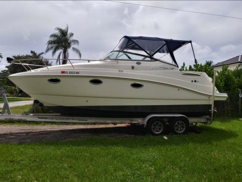 2009 Rinker 280 Express Cruiser