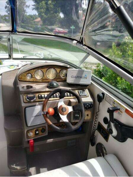 2009 Rinker 280 Express Cruiser