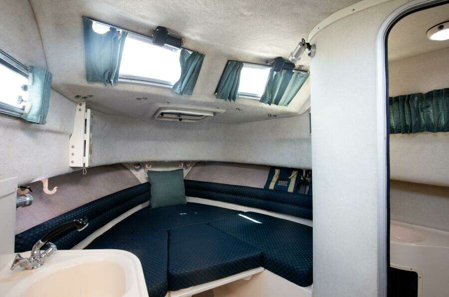 1997 Grady-White 300 Marlin