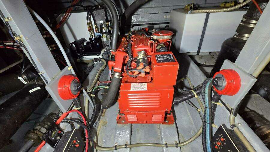 1988 Sea Ray 390 Express Cruiser