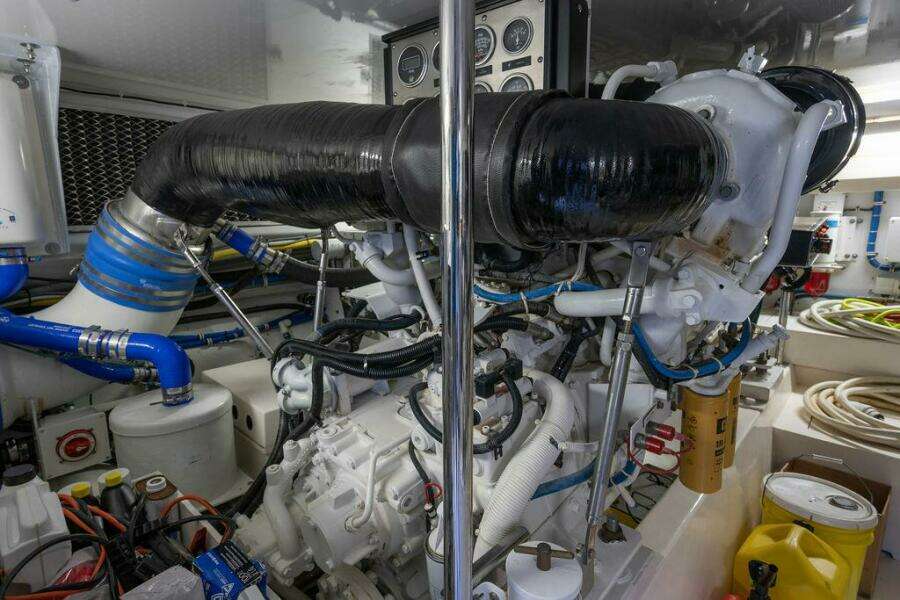 2005 Hatteras Enclosed Bridge