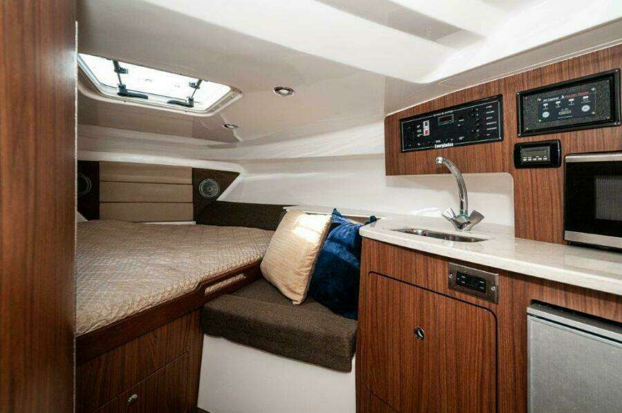 2018 Everglades 350 LX- Galley