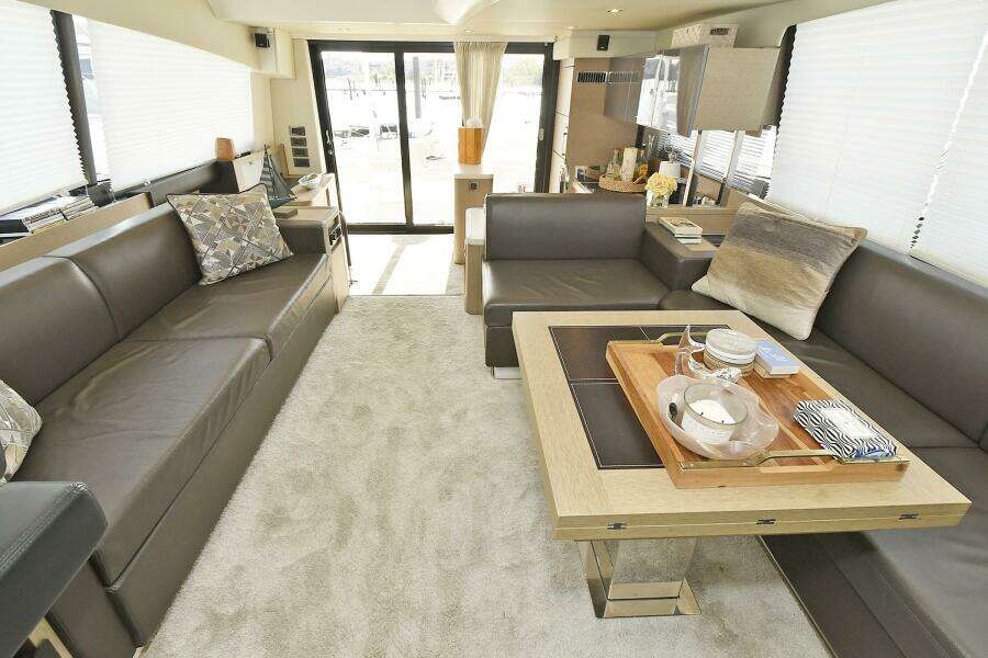 2018 Prestige 560 Fly