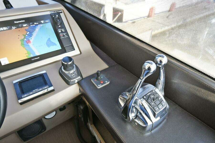 2018 Prestige 560 Fly