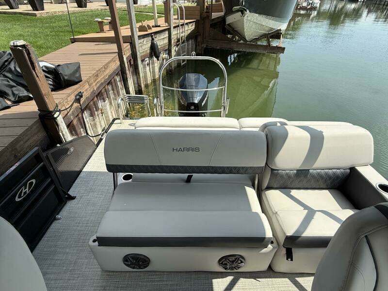 2022 Harris Sunliner 230