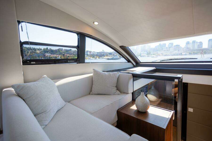 2025 Fairline Squadron 50