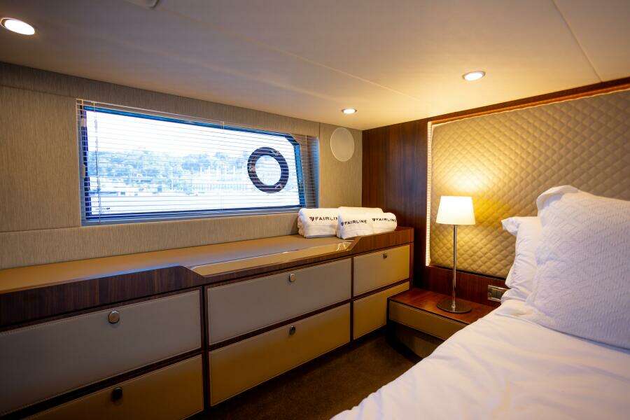 2025 Fairline Squadron 50