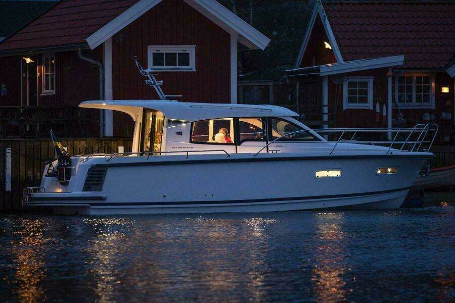 2025 Nimbus 305 Coupe