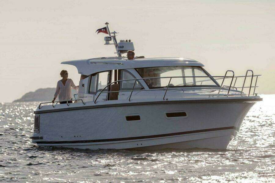 2025 Nimbus 305 Coupe