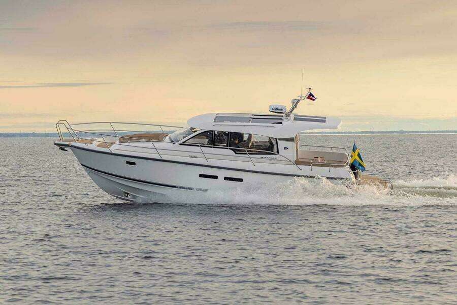 2025 Nimbus 365 Coupe