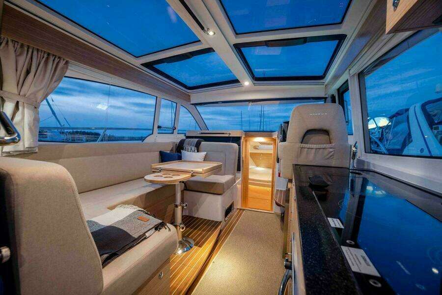 2025 Nimbus 365 Coupe