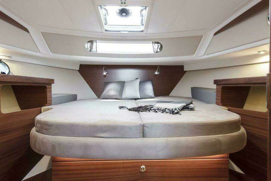 2025 Nimbus 365 Coupe