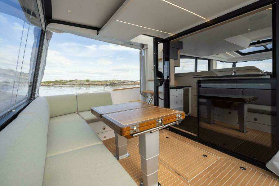 2025 Nimbus 495 Flybridge