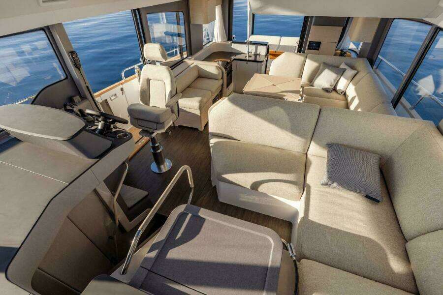 2025 Nimbus 495 Flybridge