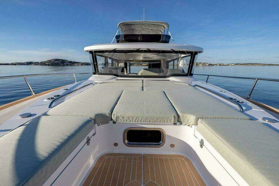 2025 Nimbus 495 Flybridge