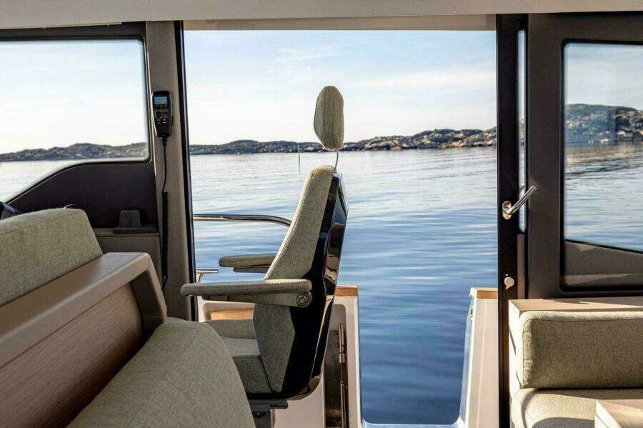 2025 Nimbus 495 Flybridge