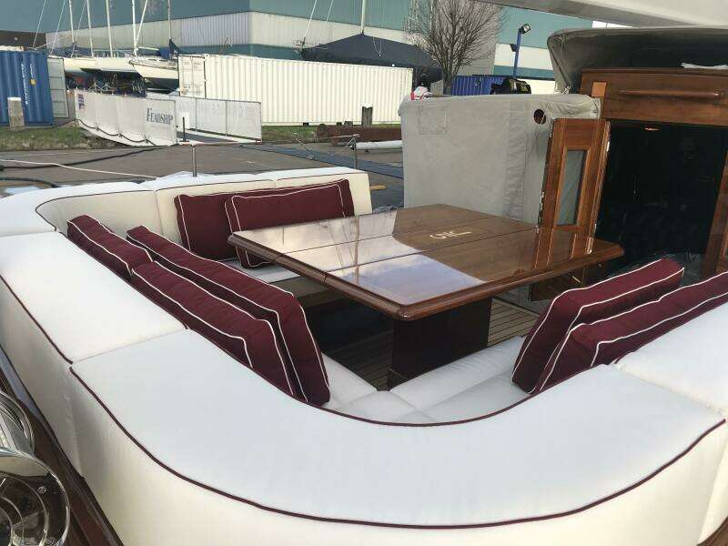 Aft Deck U Shaped Seating 