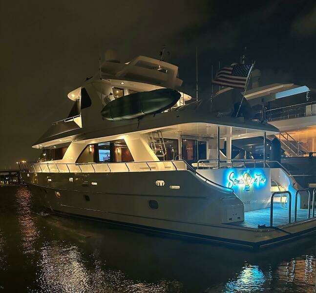 Ocean Alexander 78 Somewhere In Time- Stern