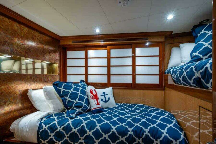 Ocean Alexander 78 Somewhere In Time- Starboard Guestroom