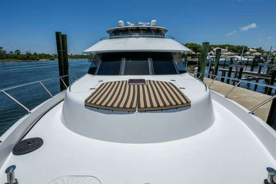 Ocean Alexander 78 Somewhere In Time- Bow