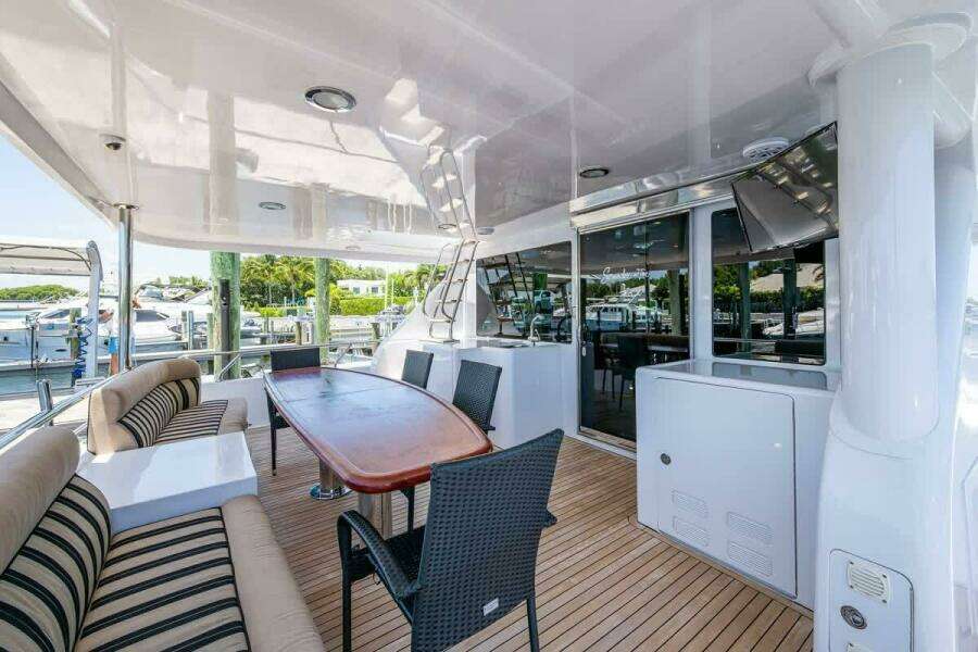 Ocean Alexander 78 Somewhere In Time- Cockpit