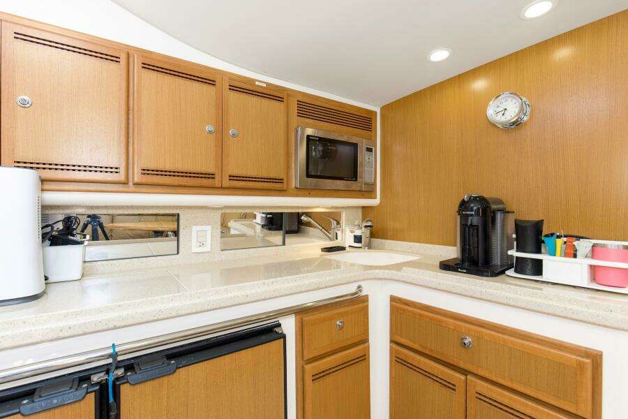 2007 40 Cabo Express Big Blue Cabin (7)