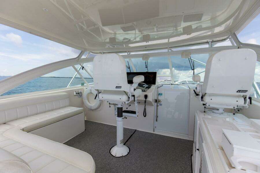 2007 40 Cabo Express Big Blue Bridge (4)