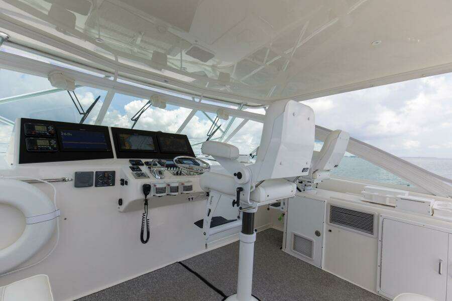 2007 40 Cabo Express Big Blue Bridge (6)