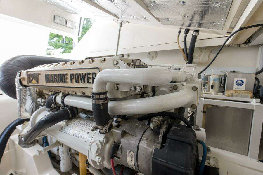 2007 40 Cabo Express Big Blue Engine Room (1)