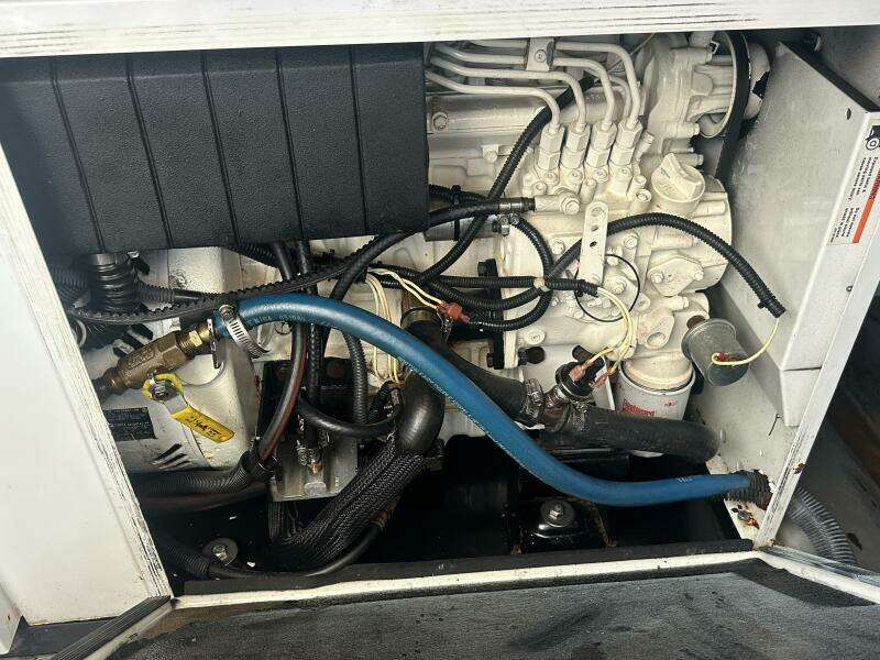 2009 Meridian 441 Sedan