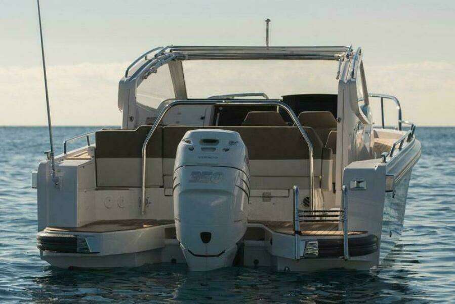 2025 Nimbus Weekender 9