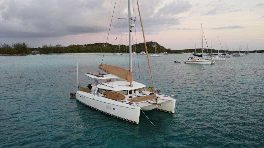 Lagoon 420 Owners Version