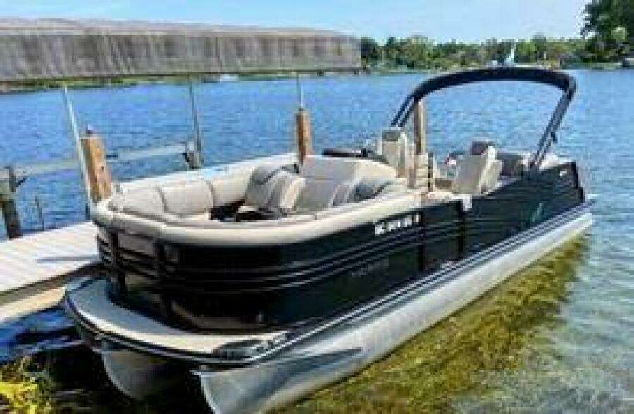 2018 Harris FloteBote 250 Grand Mariner Single Lounging Double Tritoon